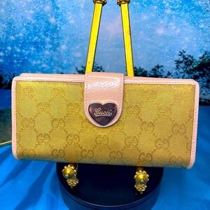 Gucci Gold and Cream Full Wallet with Signature GG Monogram VGC